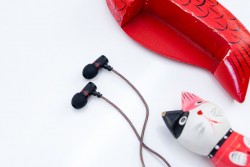 Tai nghe dây nhét tai i.value ES-660i black