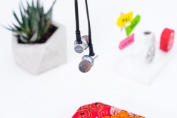 Tai nghe bluetooth nhét tai i.value B923BL grey